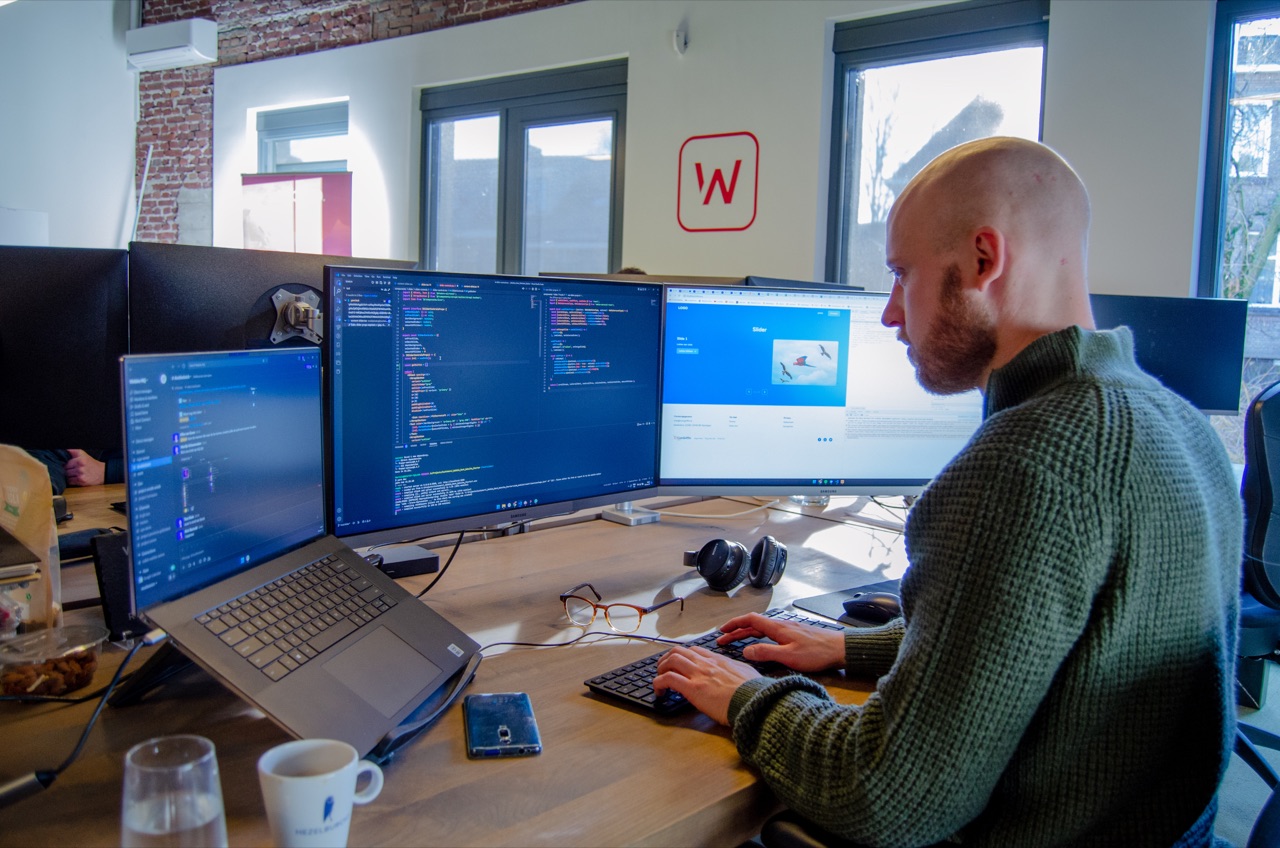 Designer aan het werk bij Webbio